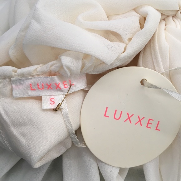 Luxxel Creme Peplum Dress w/Crisscross Back NWT - Picture 6 of 8